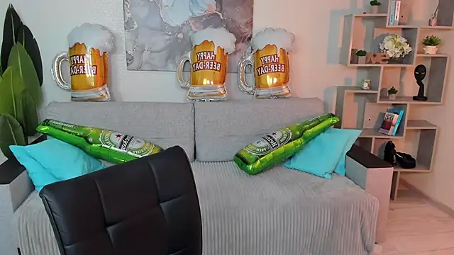 GabriellaMays online show from October 1, 5:13 am