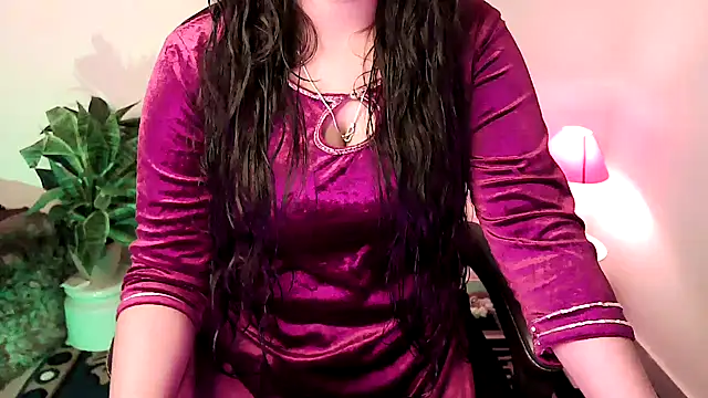 Snapshot of megancatluna chatting on December 22, 4:53 am megancatluna online show from December 22, 4:53 am