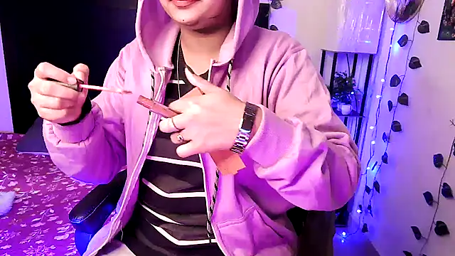 Snapshot of megancatluna chatting on January 13, 4:18 am megancatluna online show from January 13, 4:18 am