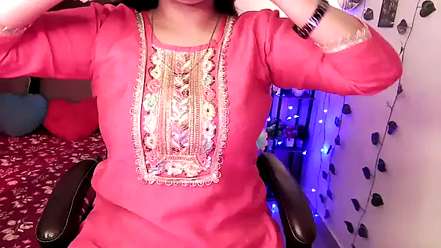 Snapshot of megancatluna chatting on January 16, 6:28 am megancatluna online show from January 16, 6:28 am