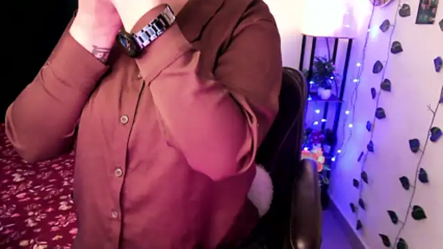 Snapshot of megancatluna chatting on January 19, 4:49 am megancatluna online show from January 19, 4:49 am