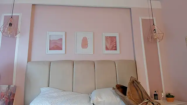 Snapshot of Annie_rhoades chatting on February 11, 1:05 pm Annie rhoades online show from February 11, 1:05 pm