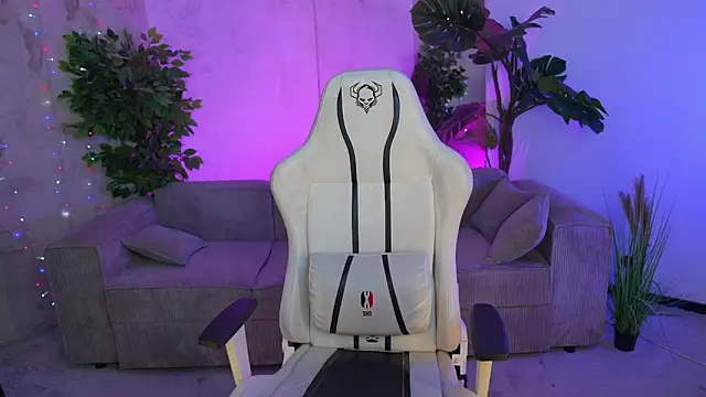 Snapshot of Layla_Sweet_ chatting on March 20, 7:46 pm Layla Sweet online show from March 20, 7:46 pm