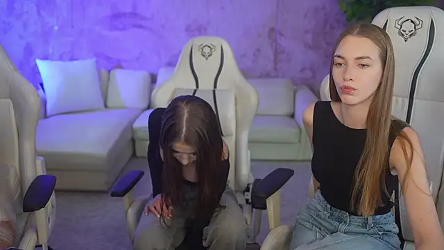 Snapshot of Layla_Sweet_ chatting on October 21, 2:40 pm Layla Sweet online show from October 21, 2:40 pm