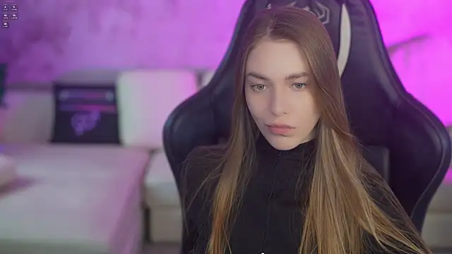 Snapshot of Layla_Sweet_ chatting on January 12, 11:43 pm Layla Sweet online show from January 12, 11:43 pm