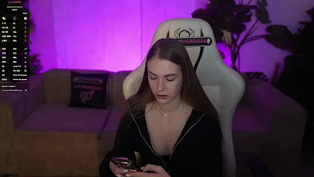 Snapshot of Layla_Sweet_ chatting on January 15, 7:28 pm Layla Sweet online show from January 15, 7:28 pm