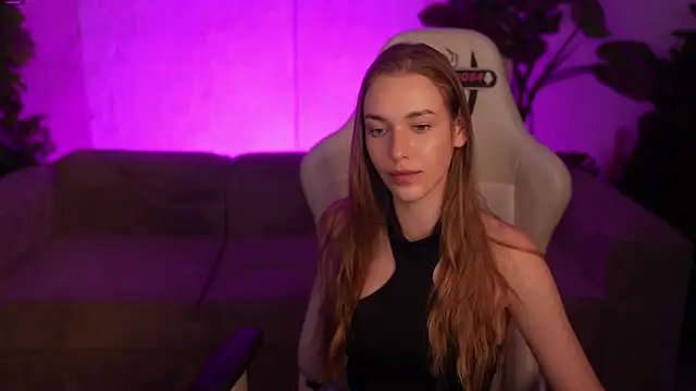 Snapshot of Layla_Sweet_ chatting on January 18, 3:32 am Layla Sweet online show from January 18, 3:32 am