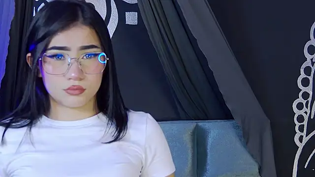 Arii moon online show from October 27, 7:40 pm