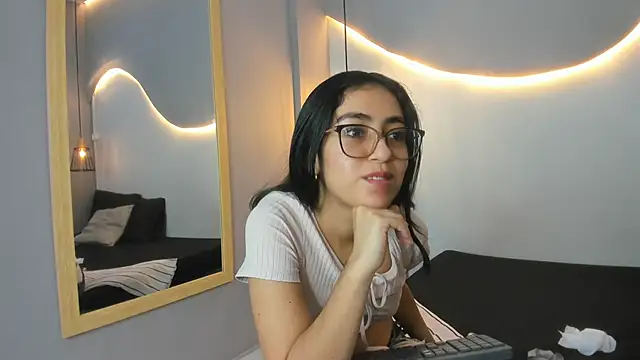 lucelly 15 online show from October 24, 12:01 pm