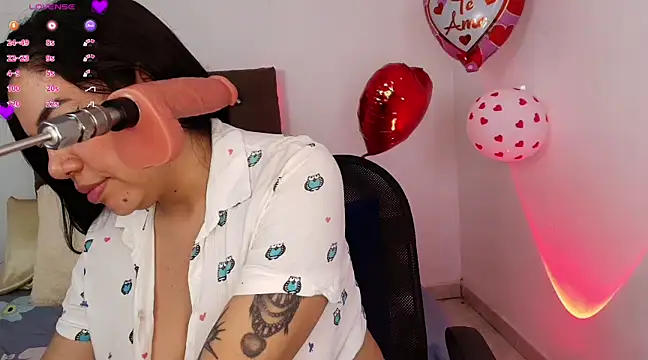 Snapshot of titqueenx chatting on March 1, 9:15 pm titqueenx online show from March 1, 9:15 pm