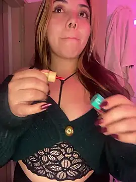 Snapshot of _ivyginger chatting on January 9, 2:25 am ivyginger online show from January 9, 2:25 am