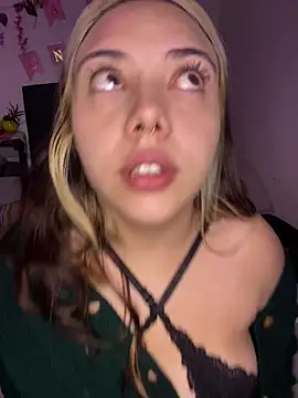 Snapshot of _ivyginger chatting on February 8, 10:57 pm ivyginger online show from February 8, 10:57 pm