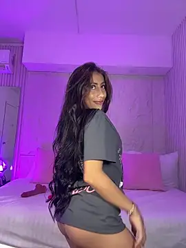 MelanieHillss online show from March 13, 4:27 am