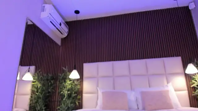 MelanieHillss online show from March 21, 4:17 am