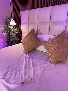 MelanieHillss online show from May 29, 1:25 am