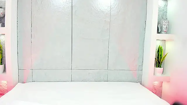 Snapshot of MiaMistrex chatting on October 28, 4:16 am MiaMistrex online show from October 28, 4:16 am