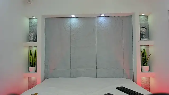 Snapshot of MiaMistrex chatting on November 25, 4:23 am MiaMistrex online show from November 25, 4:23 am