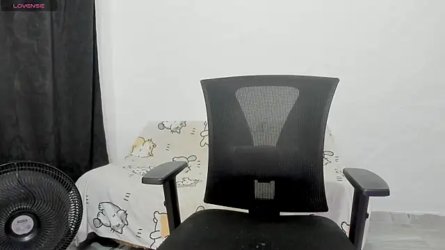 Naoko 7w7 online show from October 5, 10:40 pm