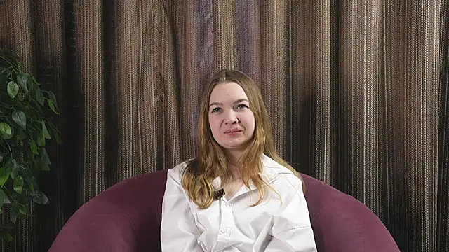 GeorginaCleverley online show from February 13, 7:35 am