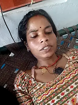 MEENA ROY online show from April 15, 5:47 am