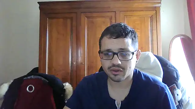 Snapshot of cpl9142 chatting on February 14, 8:52 am cpl9142 online show from February 14, 8:52 am