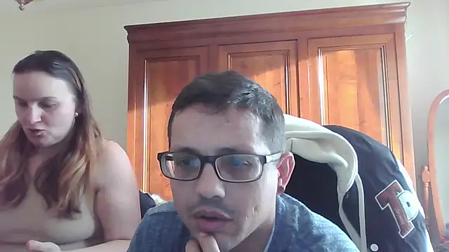 Snapshot of cpl9142 chatting on February 18, 3:43 pm cpl9142 online show from February 18, 3:43 pm