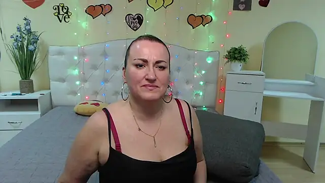 DianaMGG online show from March 12, 9:44 am