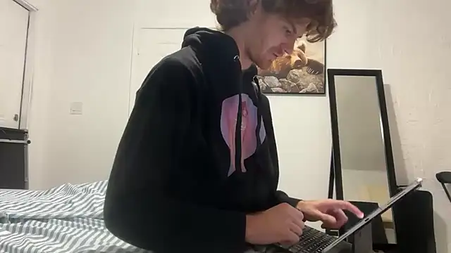 Snapshot of greekmythics chatting on December 1, 11:15 am greekmythics online show from December 1, 11:15 am