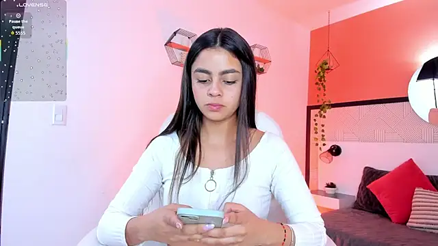 Snapshot of Bella_walker_ chatting on March 4, 8:04 pm Bella walker online show from March 4, 8:04 pm