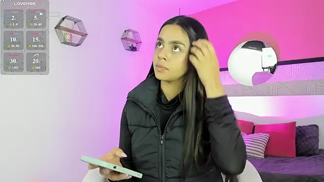 Snapshot of Bella_walker_ chatting on March 26, 8:25 pm Bella walker online show from March 26, 8:25 pm