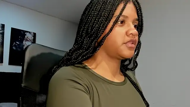 ZahraRose online show from October 3, 8:17 pm