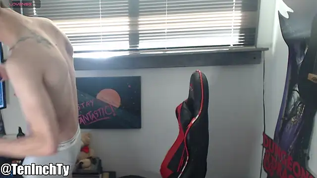 teninchty online show from November 25, 6:08 pm