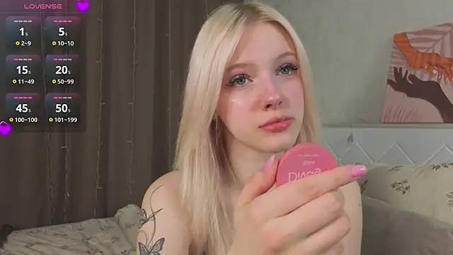 EdlaHewell online show from February 17, 1:35 am