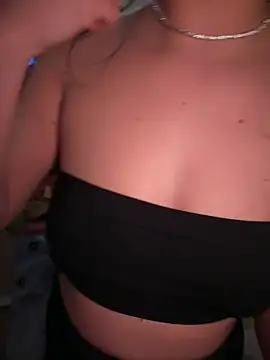 Snapshot of YoungHotMilf97 chatting on March 21, 8:23 pm YoungHotMilf97 online show from March 21, 8:23 pm