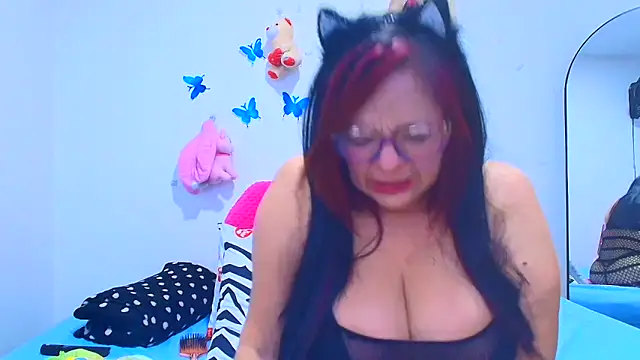 Snapshot of Veronica_Milf1 chatting on March 23, 2:37 am Veronica Milf1 online show from March 23, 2:37 am