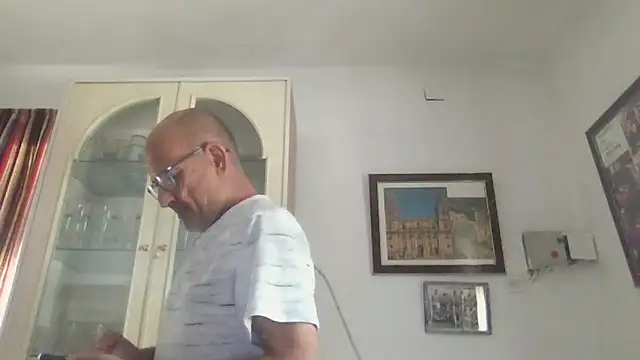 Snapshot of llopaco chatting on October 8, 11:30 am llopaco online show from October 8, 11:30 am