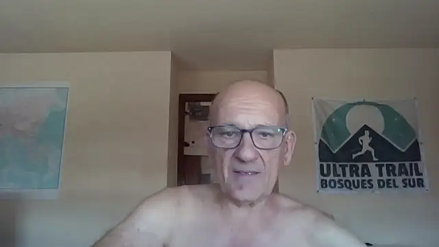 Snapshot of llopaco chatting on October 11, 10:03 am llopaco online show from October 11, 10:03 am