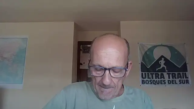 Snapshot of llopaco chatting on October 13, 10:48 am llopaco online show from October 13, 10:48 am