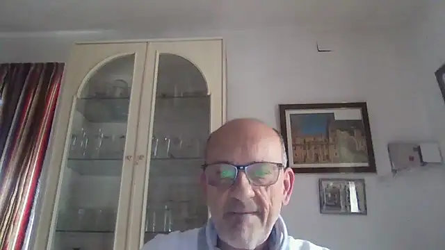 Snapshot of llopaco chatting on October 16, 1:23 pm llopaco online show from October 16, 1:23 pm