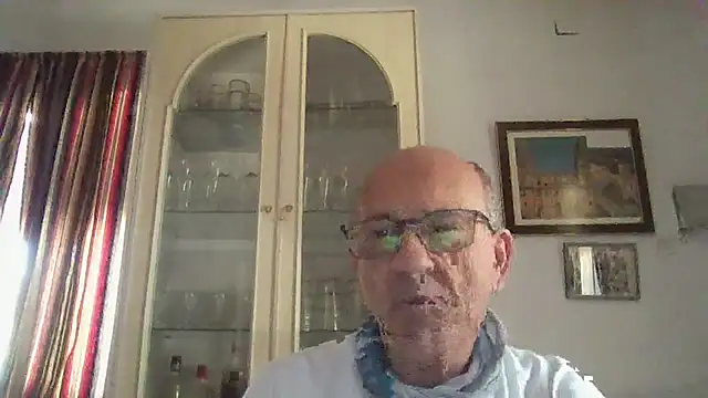 Snapshot of llopaco chatting on October 17, 11:46 am llopaco online show from October 17, 11:46 am