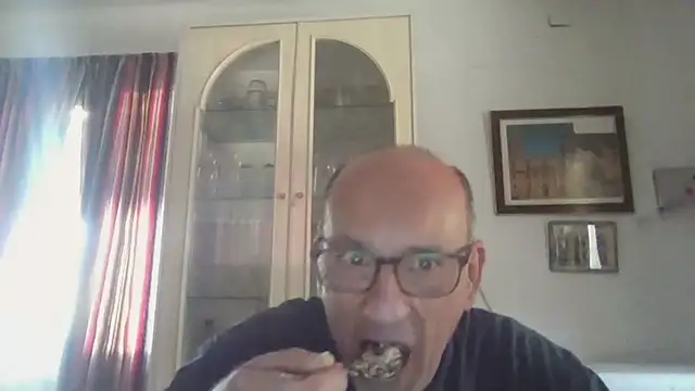 Snapshot of llopaco chatting on October 23, 11:53 am llopaco online show from October 23, 11:53 am