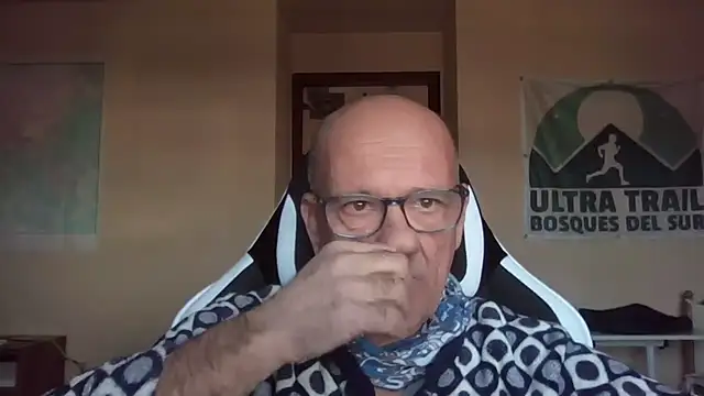 Snapshot of llopaco chatting on November 29, 11:35 am llopaco online show from November 29, 11:35 am