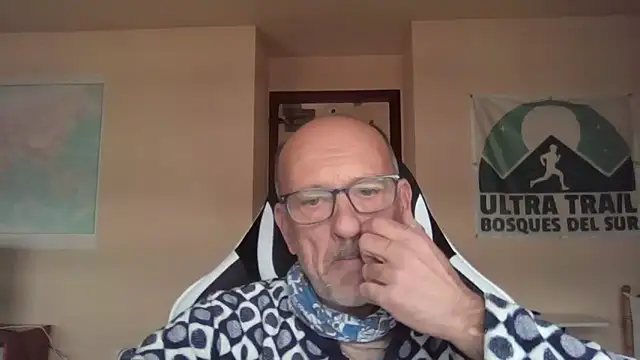 Snapshot of llopaco chatting on December 14, 11:59 am llopaco online show from December 14, 11:59 am