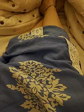 Loly2025 online show from July 7, 9:19 pm