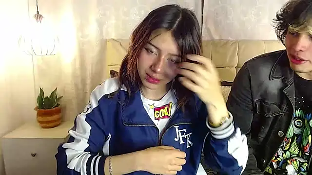 fyreandfox  online show from March 21, 7:24 pm