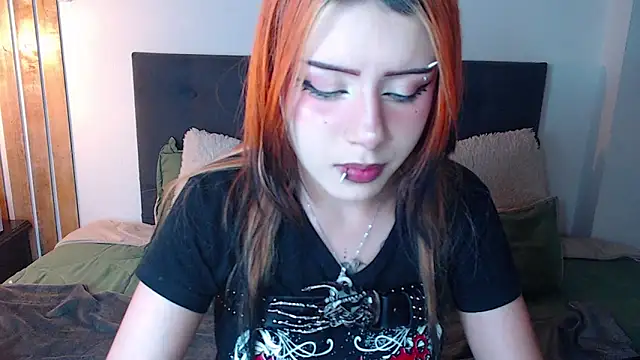 fyreandfox  online show from May 22, 8:47 pm