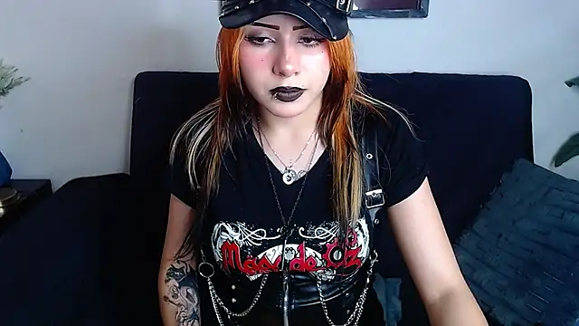 fyreandfox  online show from June 5, 8:03 pm