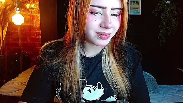 fyreandfox  online show from June 27, 8:25 pm