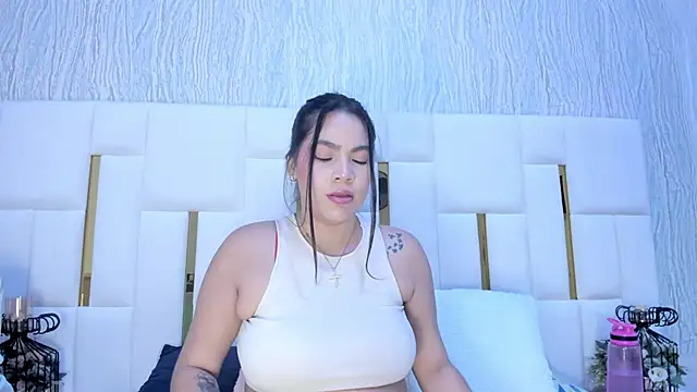 hillary uckerman  online show from November 7, 11:32 am