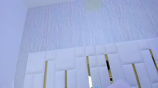 hillary uckerman  online show from December 2, 11:37 am